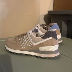 New Balance Women's 574 Retro Sneakers size 4